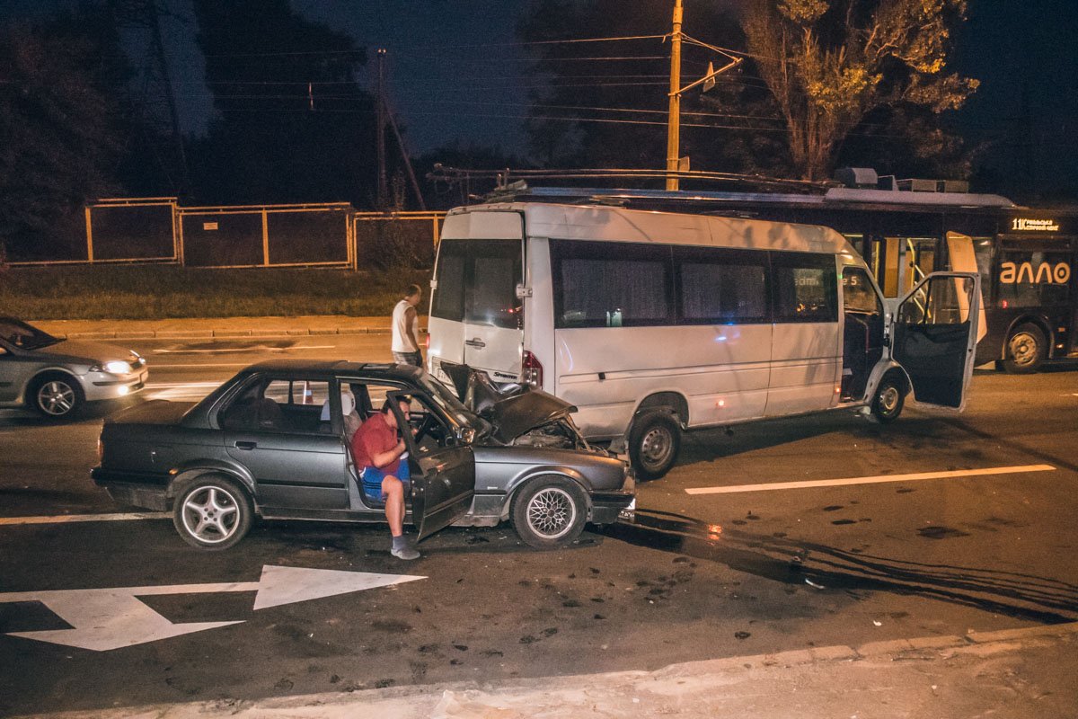 В микроавтобусе пассажиров не было В микроавтобусе пассажиров не было