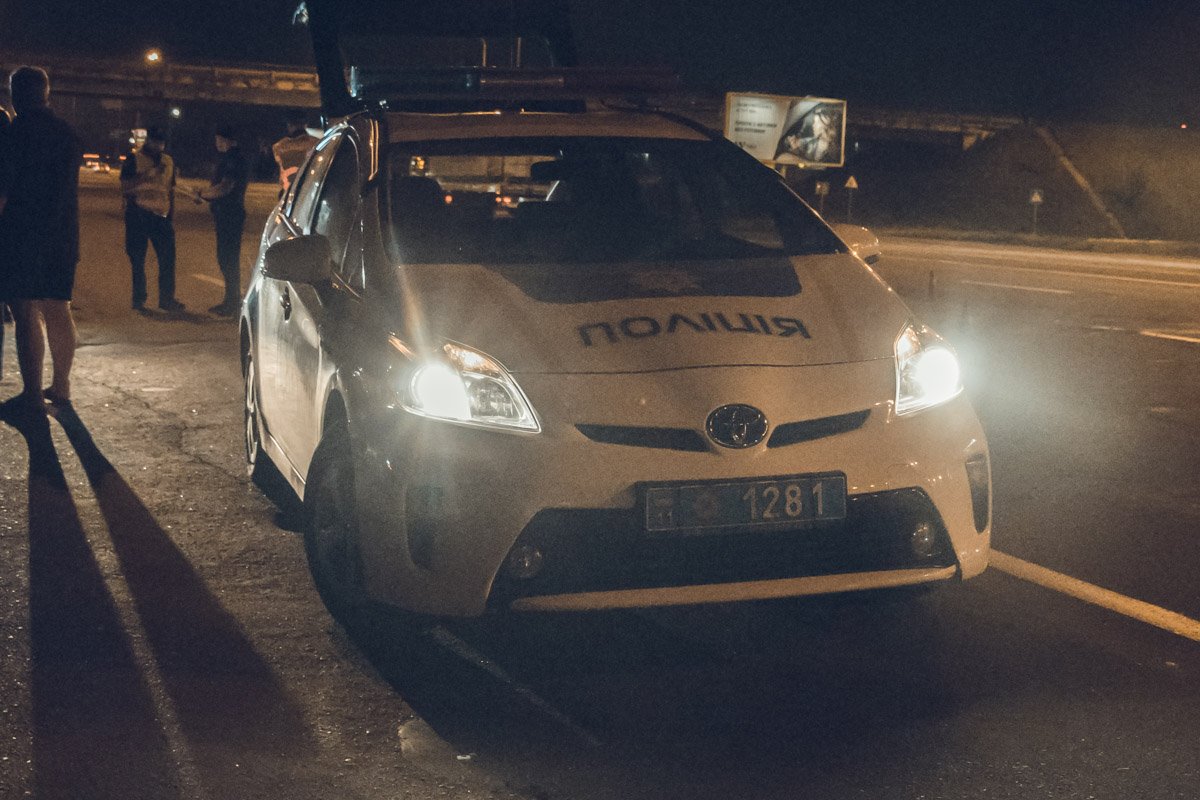 Друзья пострадавшей угрожали водителю и требовали материальную компенсацию Друзья пострадавшей угрожали водителю и требовали материальную компенсацию