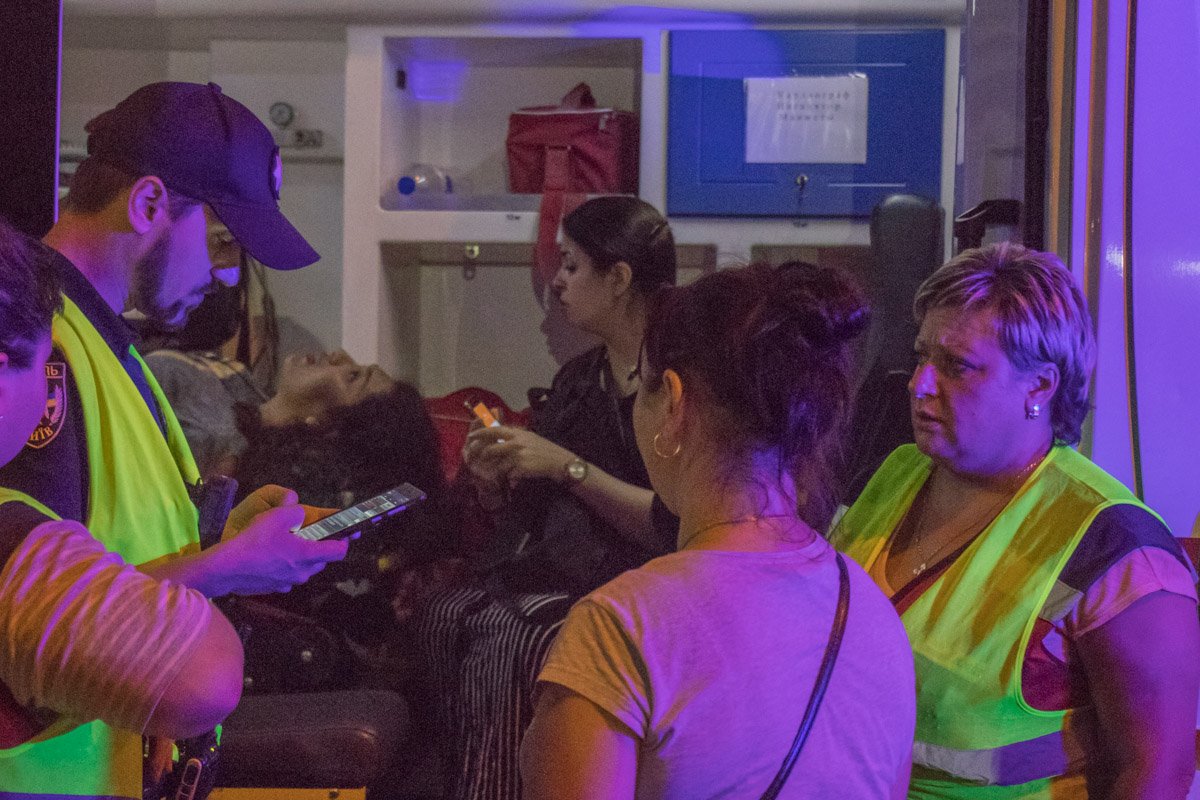 Пострадавшую девушку госпитализировали в больницу Пострадавшую девушку госпитализировали в больницу