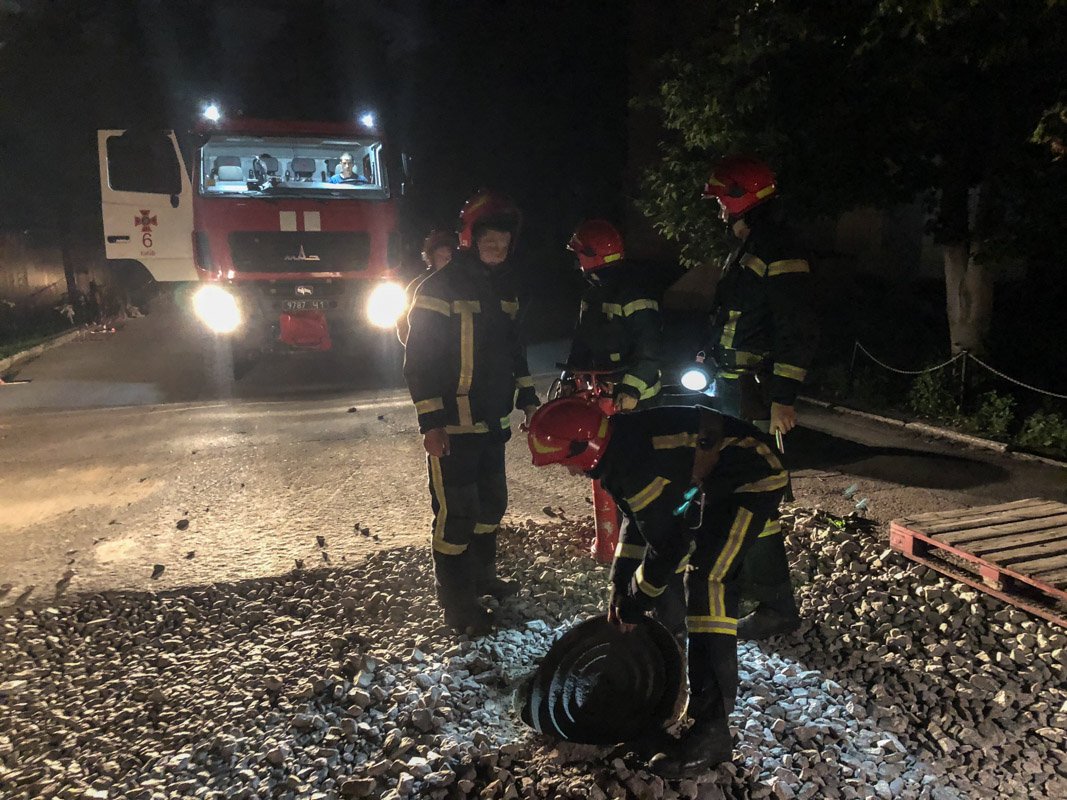 По предварительной информации, произошло короткое замыкание По предварительной информации, произошло короткое замыкание