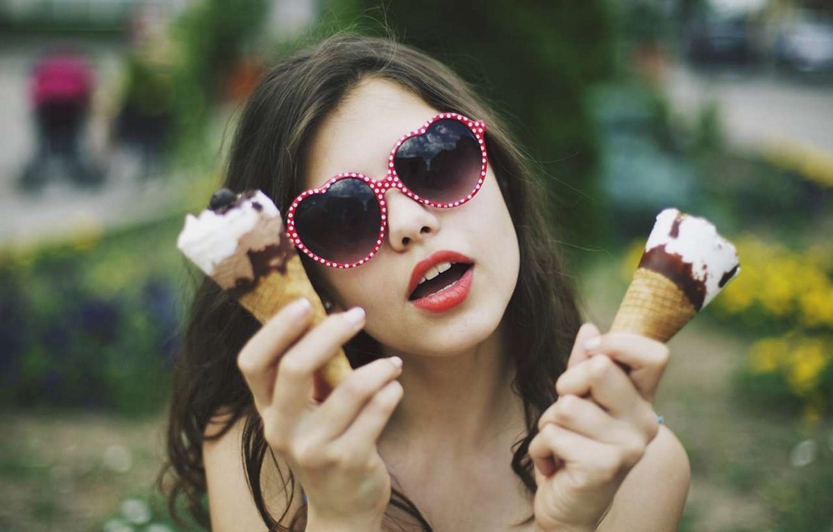 Мороженное в сильную жару, это не поможет охладиться Мороженное в сильную жару, это не поможет охладиться