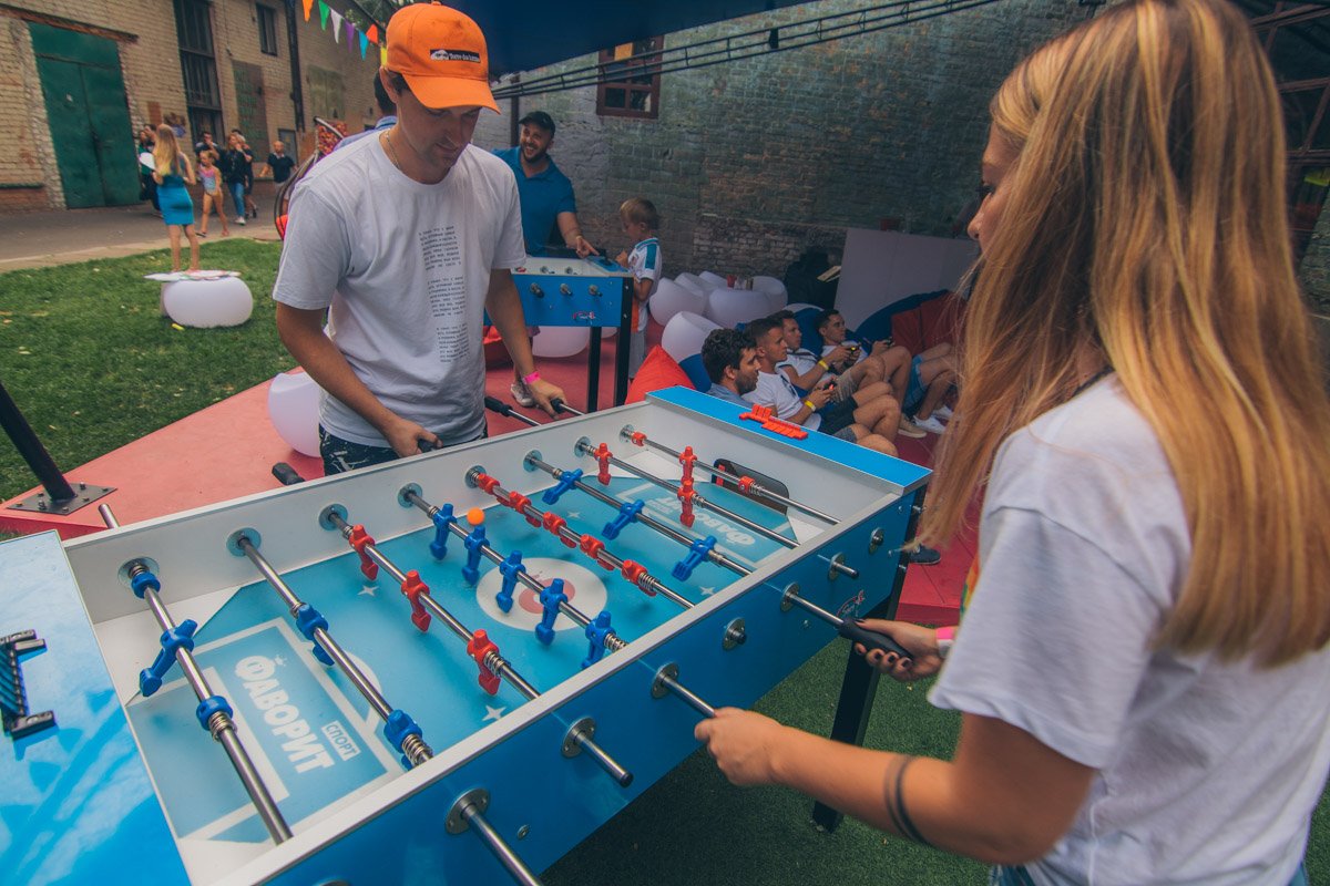 Хоть футбол и настольный, но переживаний не меньше, чем в настоящем