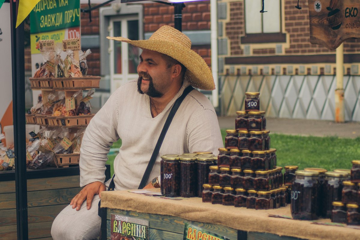 Домашнего варенья хотите?