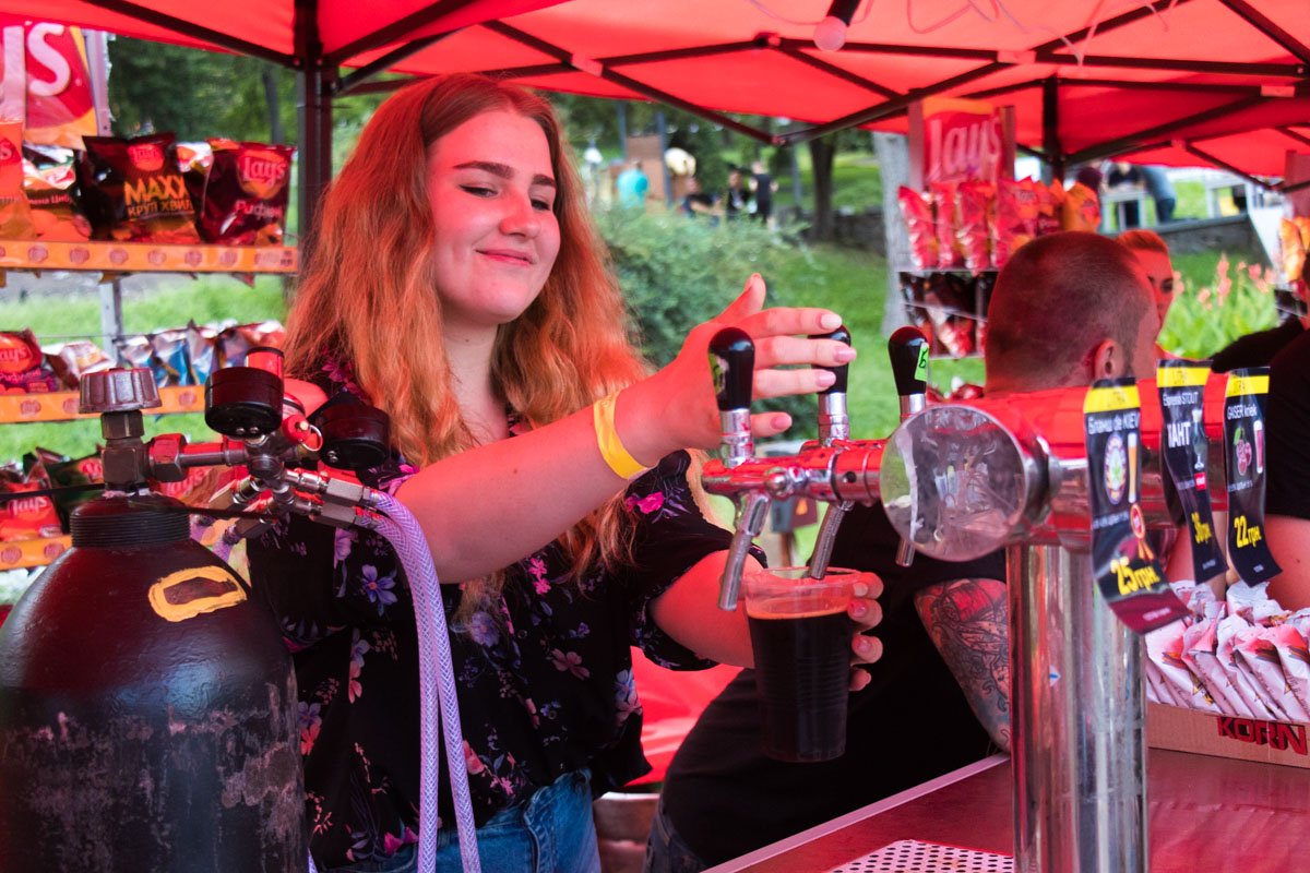 Всего на фестивале было представлено 64 вида пенного напитка