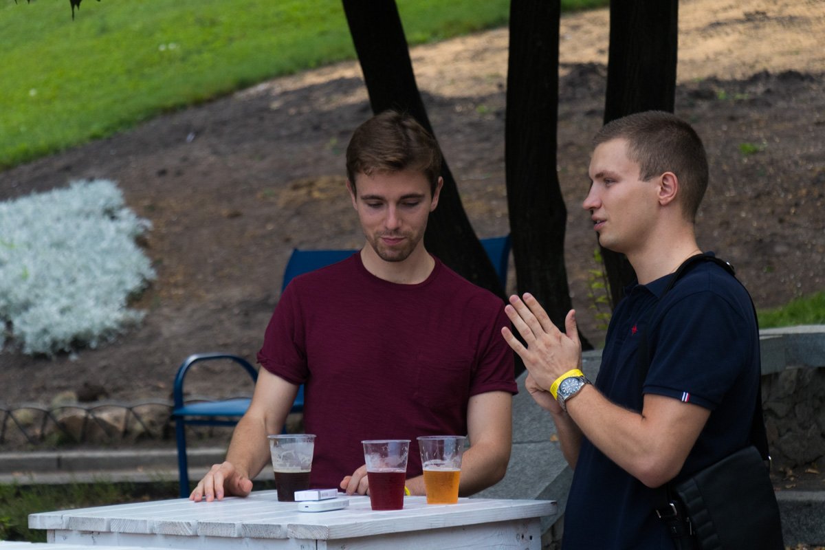 Почему бы не взять бокал пива про запас