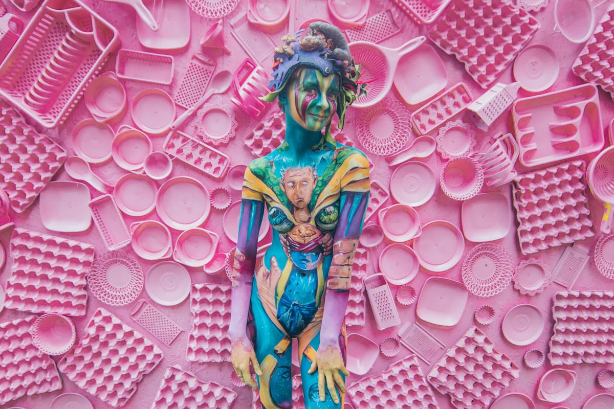 Гостей фестиваля радовали девушки с великолепным боди-артом