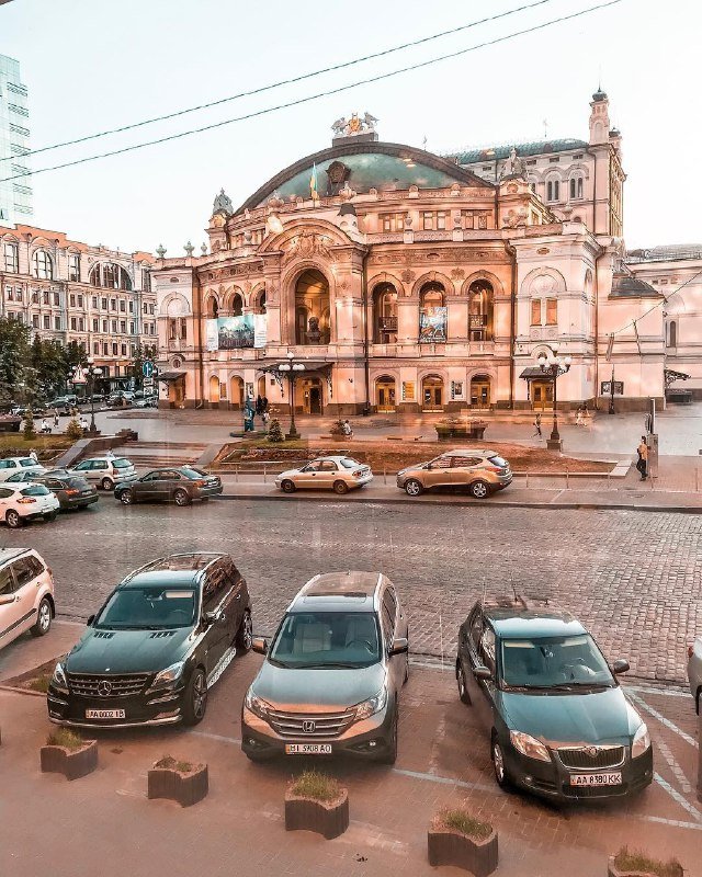 Оперный театр завораживает. Фото: @enother.city Оперный театр завораживает. Фото: @enother.city