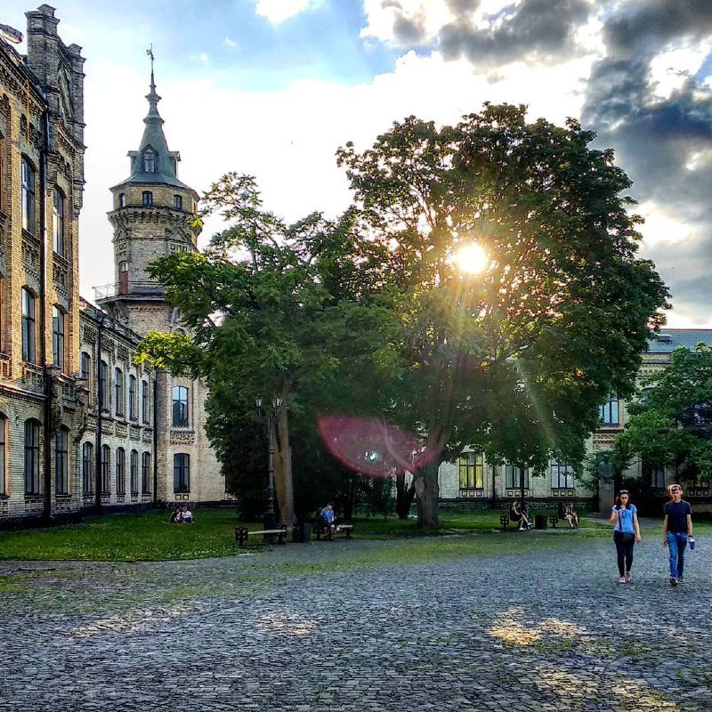 Киевский "Хогвартс" - КПИ имени Сикорского. Фото: @christina_helnwein Киевский "Хогвартс" - КПИ имени Сикорского. Фото: @christina_helnwein