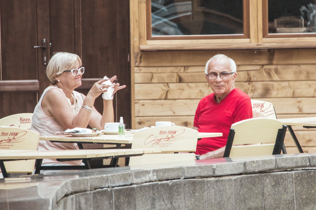 Фуд-корт работает только второй день, но у него уже есть посетители Фуд-корт работает только второй день, но у него уже есть посетители