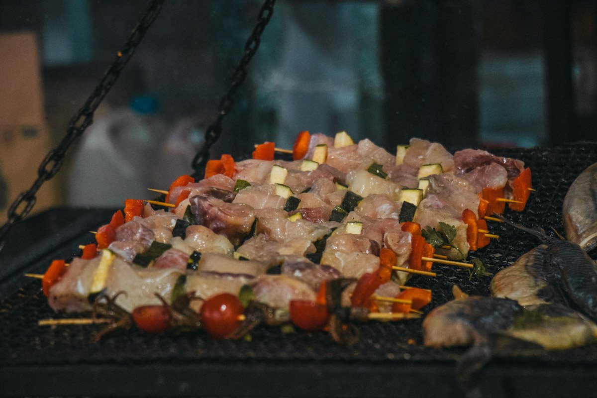 Жителей Киева приглашали погулять и покушать вкусности