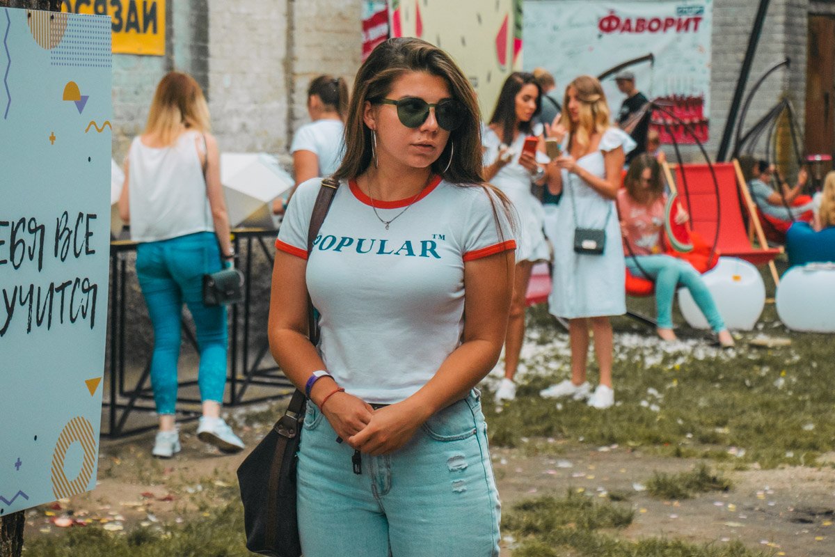 Какая эффектная девушка