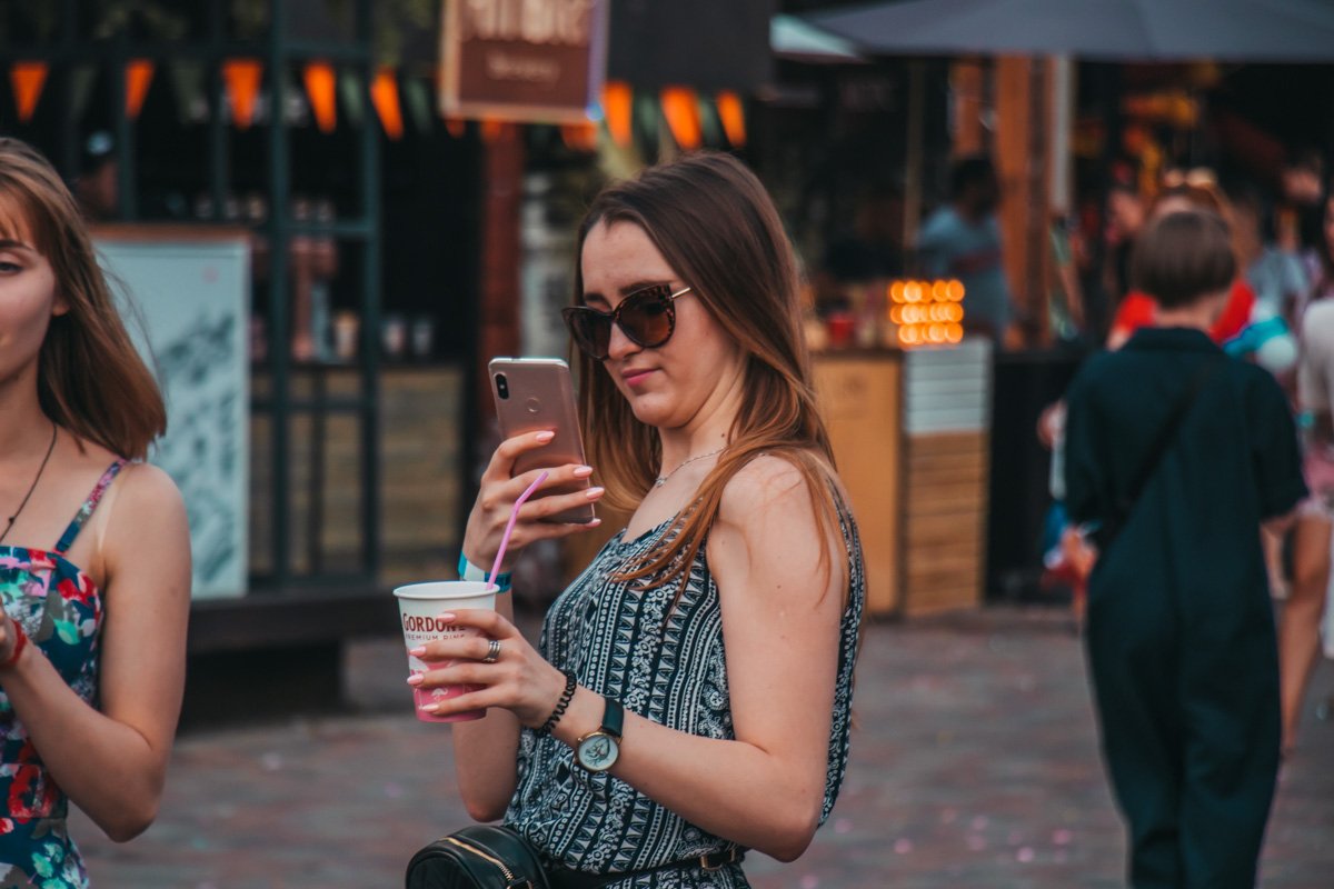 Какой красивый стаканчик. А что же там внутри?