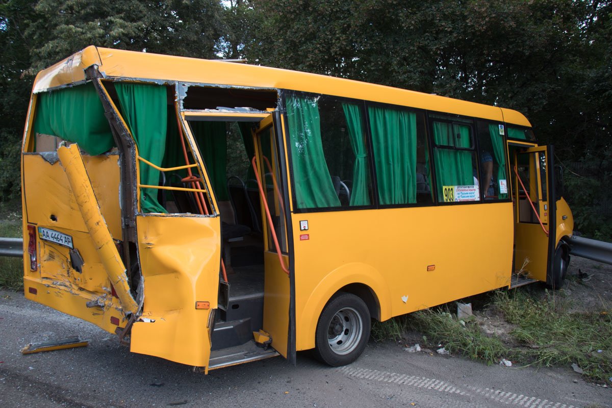 Под Киевом на Житомирском шоссе произошло ДТП с пострадавшими