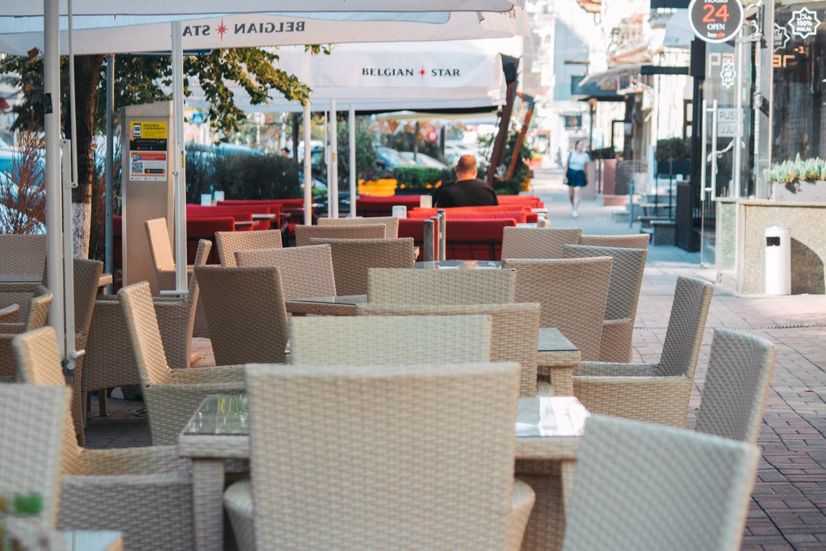 Опустевшие заведения ждут своих клиентов