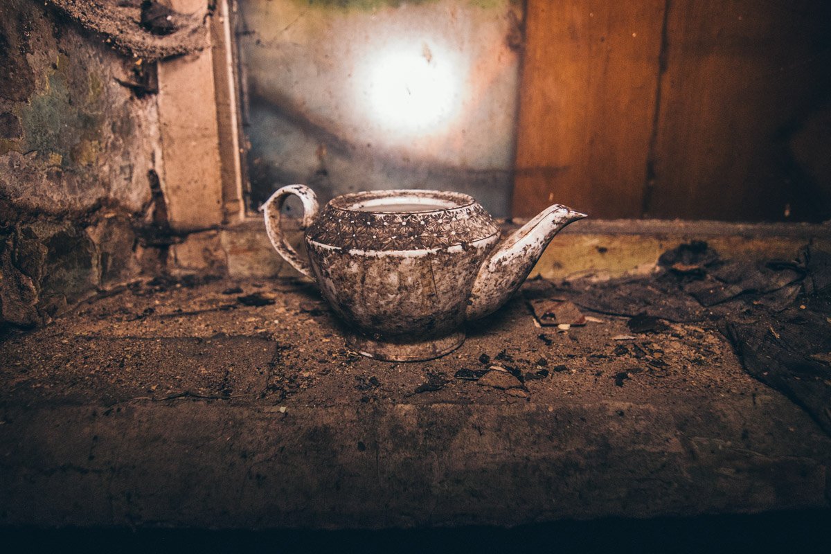 И такие старинные вещи возможно обнаружить в старом заброшенном здании И такие старинные вещи возможно обнаружить в старом заброшенном здании