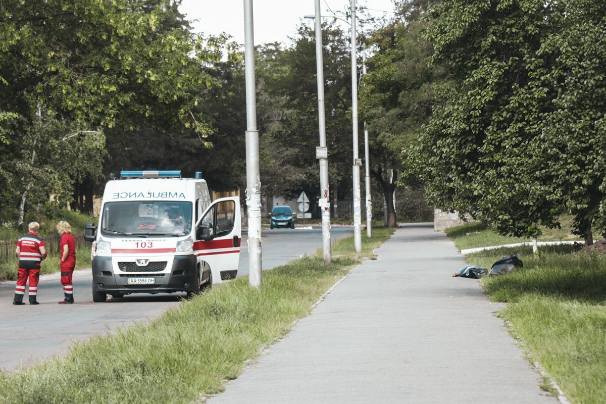 В Киеве прямо на улице скончался пожилой мужчина