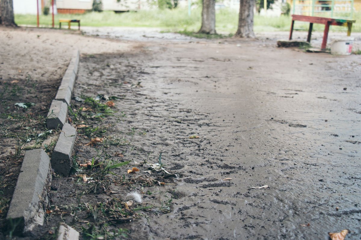 Столб воды хлестал из-под земли около 15 минут