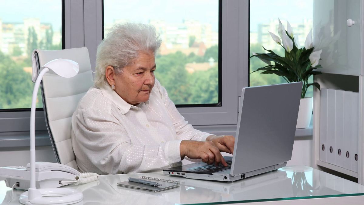 В США Twitter заблокировал аккаунт пенсионерки, которая размещала слишком много постов о Трампе В США Twitter заблокировал аккаунт пенсионерки, которая размещала слишком много постов о Трампе