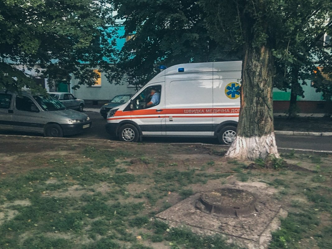 Женщину поранил ножом ее гость, который недавно вышел из тюрьмы