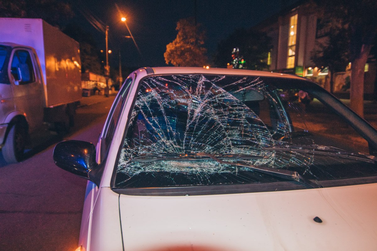 На улице Петра Запорожца напротив дома 21 произошло ДТП., автомобиль Daewoo Nexia сбил пешехода.