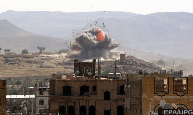 В Йемене нанесли ракетный удар по автобусу с детьми: два десятка погибших В Йемене нанесли ракетный удар по автобусу с детьми: два десятка погибших