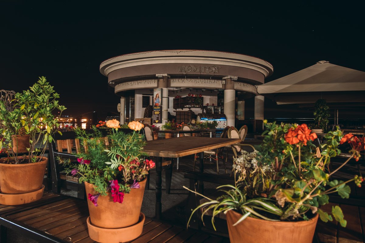 А некоторые места скучают по людям