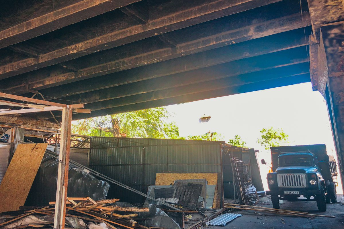 Демонтаж связан с ремонтом Шулявского моста