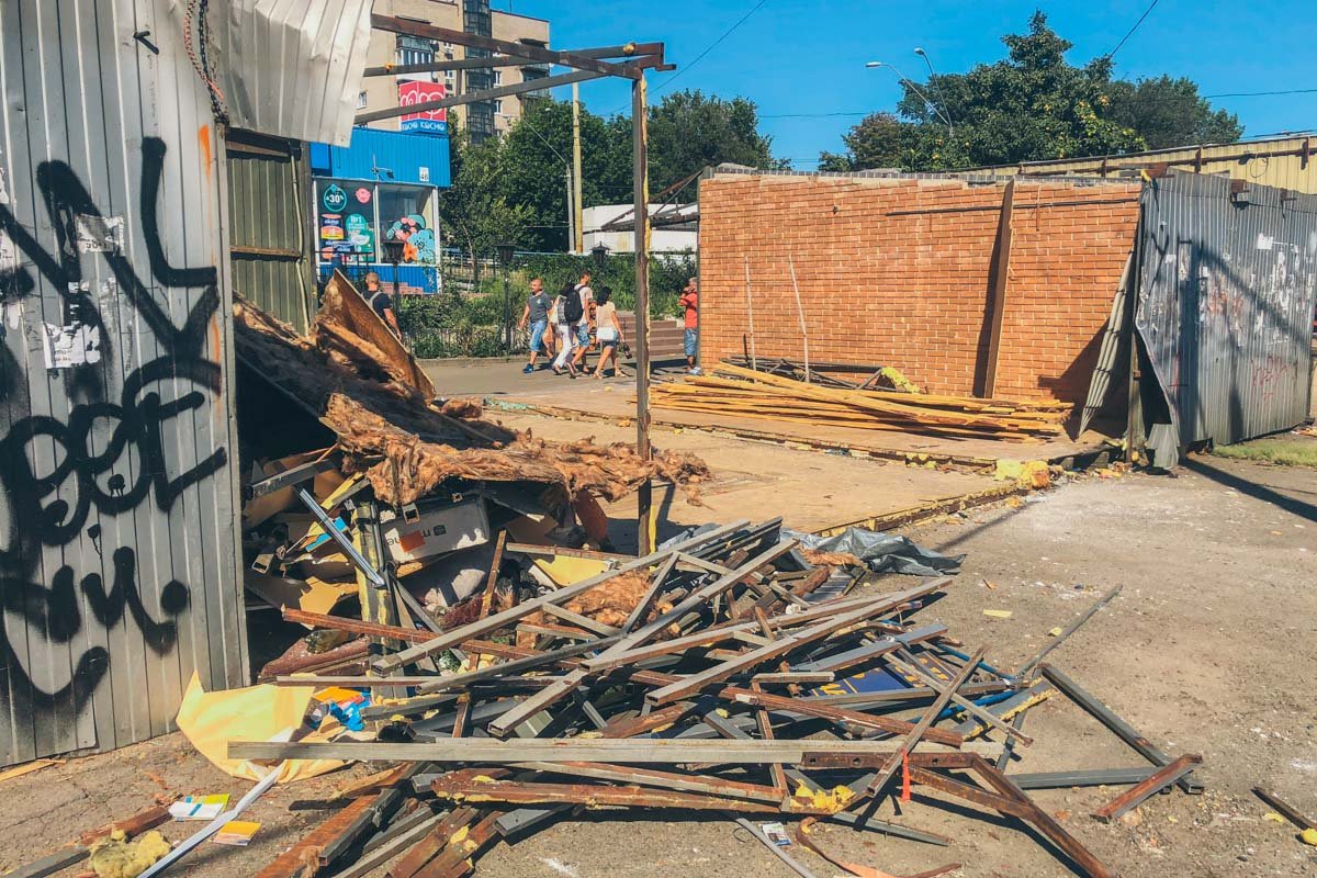 Строительный мусор не вывозят