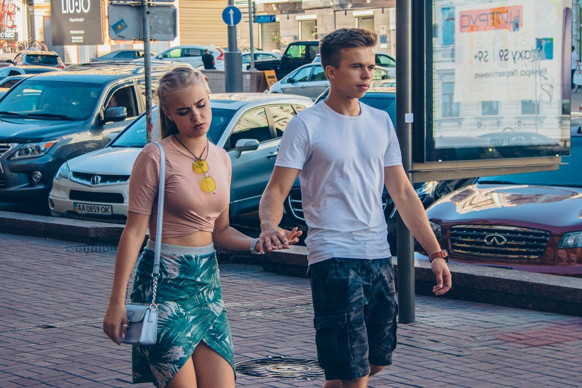 Зайчик, ну давай никуда не пойдем, а? Зайчик, ну давай никуда не пойдем, а?