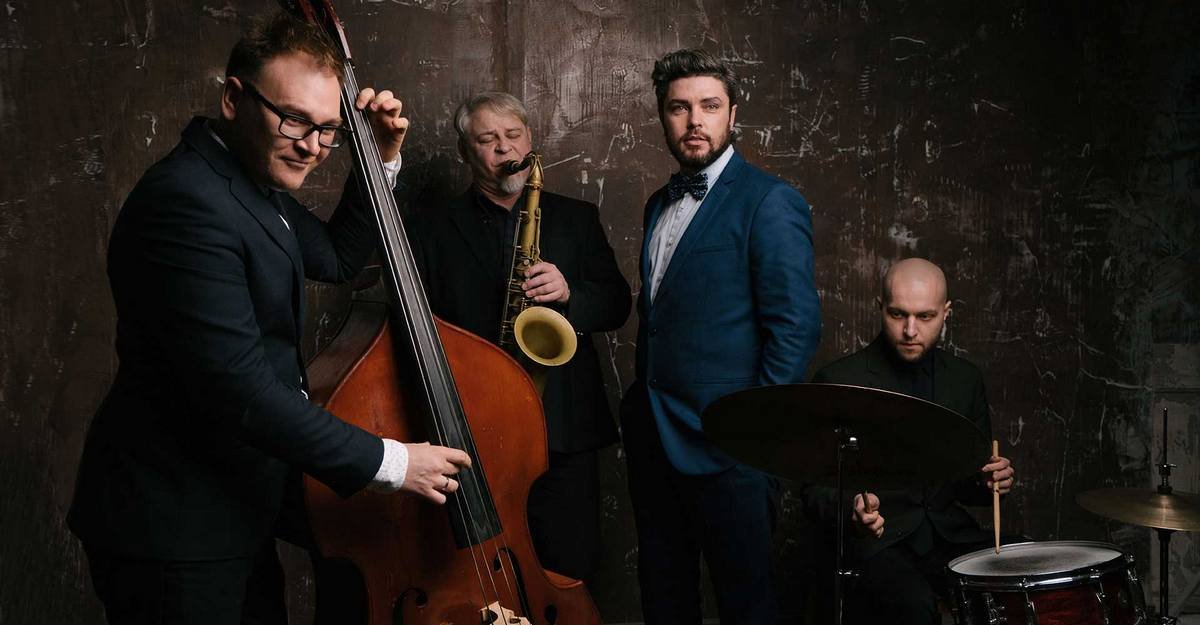 Для посетителей будет играть лучший джазовый квартет страны Руслана Егорова Для посетителей будет играть лучший джазовый квартет страны Руслана Егорова