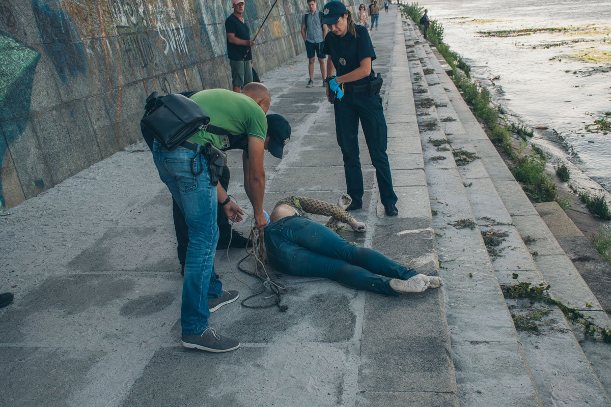 Утопленницей оказалась девушка 25-30 лет с ромской внешностью Утопленницей оказалась девушка 25-30 лет с ромской внешностью