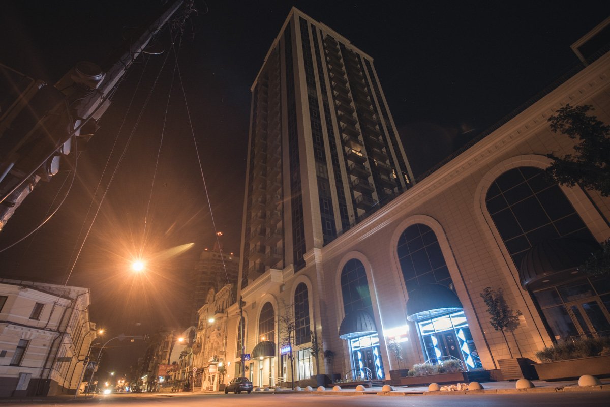 Здесь соединились современность и старина Здесь соединились современность и старина