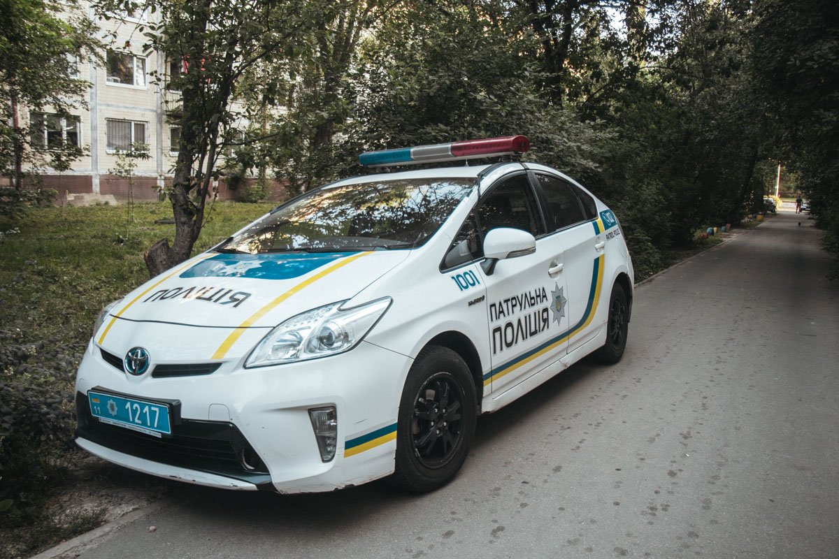 На месте работала полиция