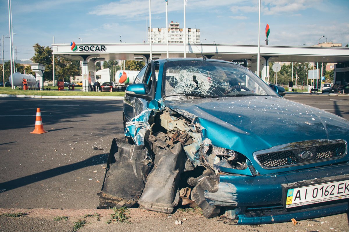 В результате аварии пострадала пассажирка Lanos