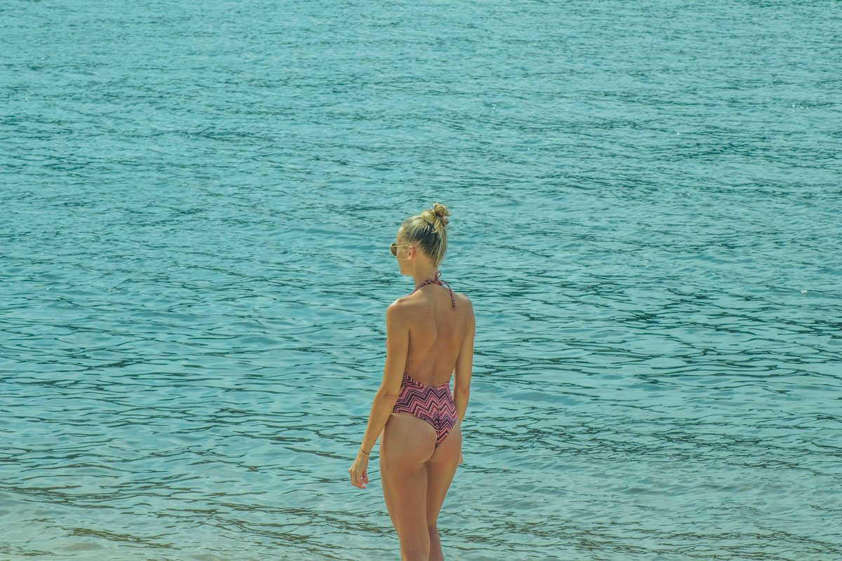 Жаркий день на пляже Жаркий день на пляже