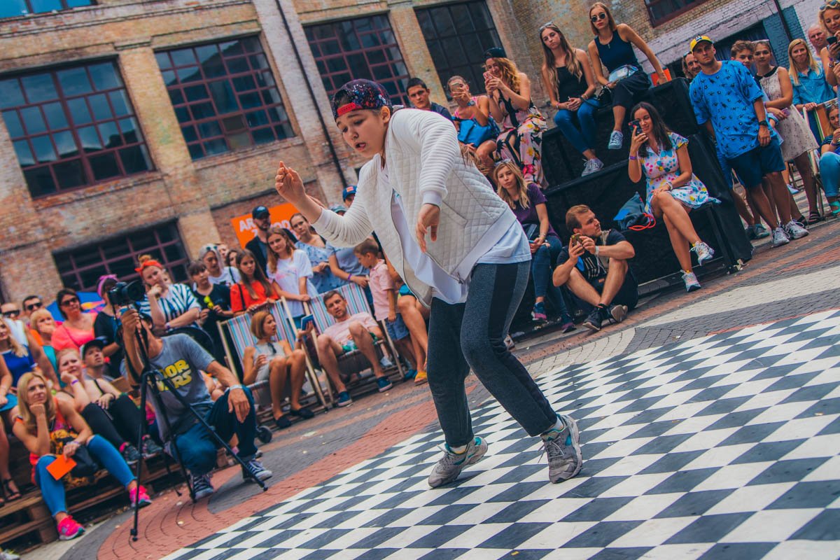 Кроме этого, гости увидели баттлы хип-хопа, брейка и тверка Кроме этого, гости увидели баттлы хип-хопа, брейка и тверка