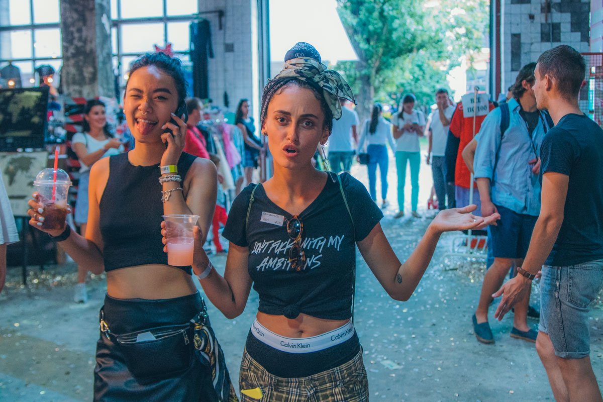 Очень хотели сфоткаться...или нет?