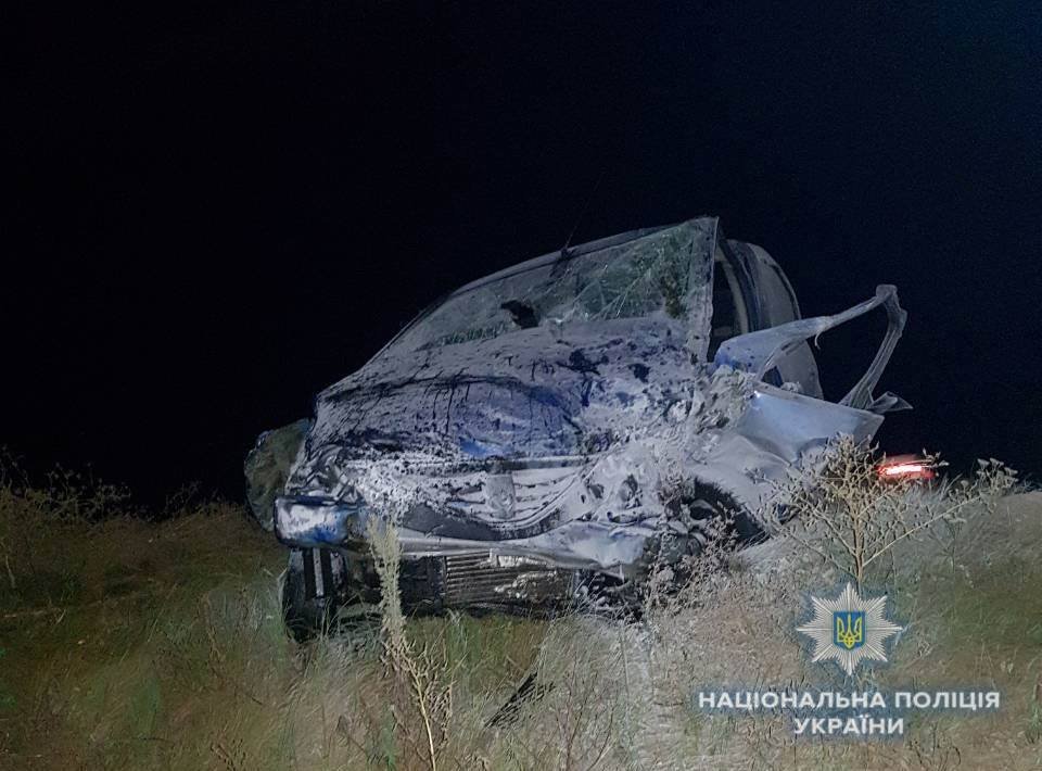 В результате аварии погибли три человека, еще троих госпитализировали