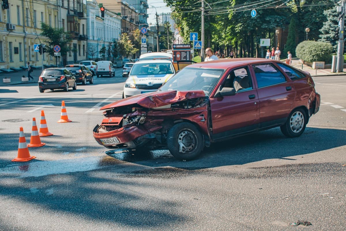 В ВАЗе пострадали женщины пассажиры В ВАЗе пострадали женщины пассажиры