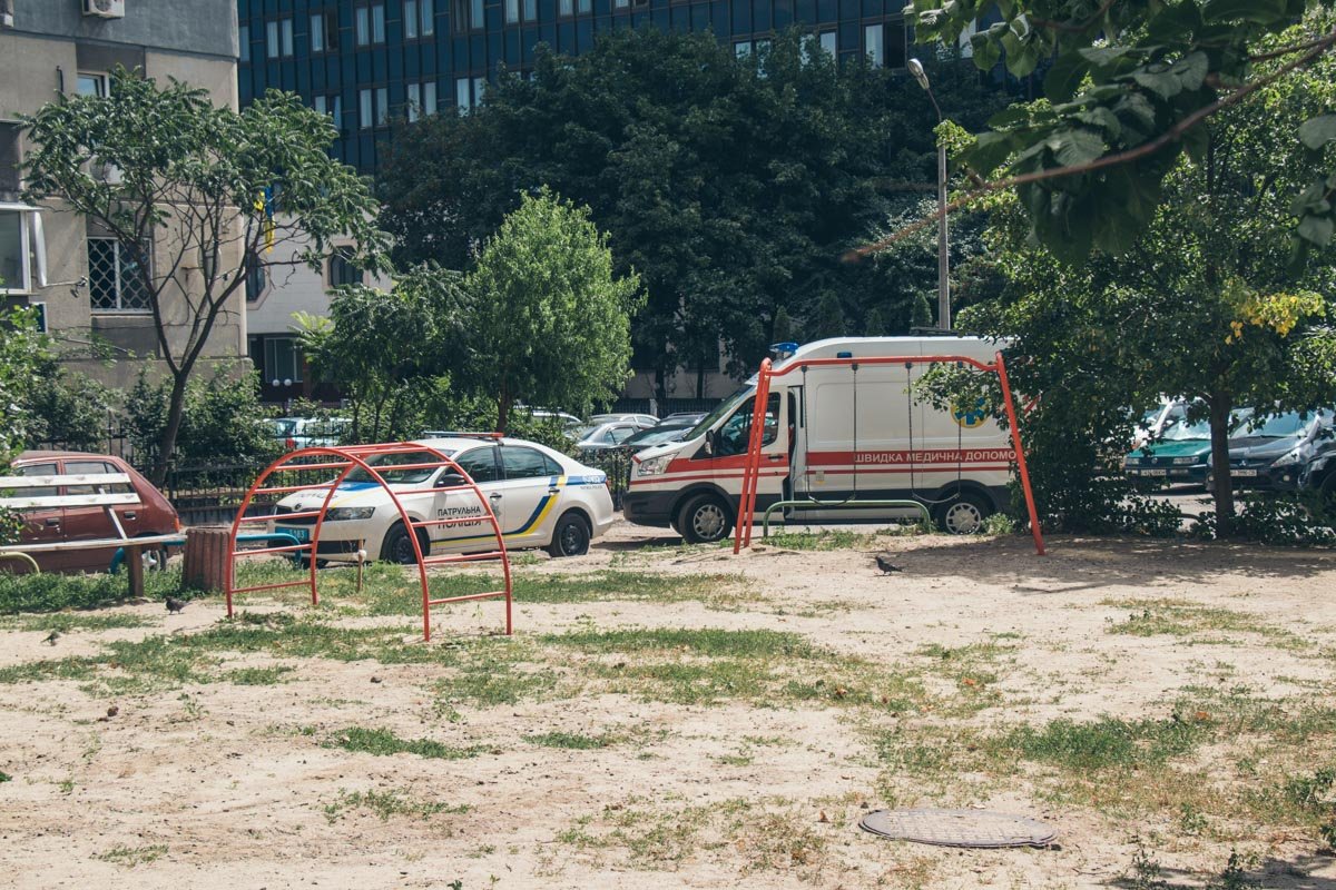 Местные жители, говорят, что пенсионерка могла покончить с собой