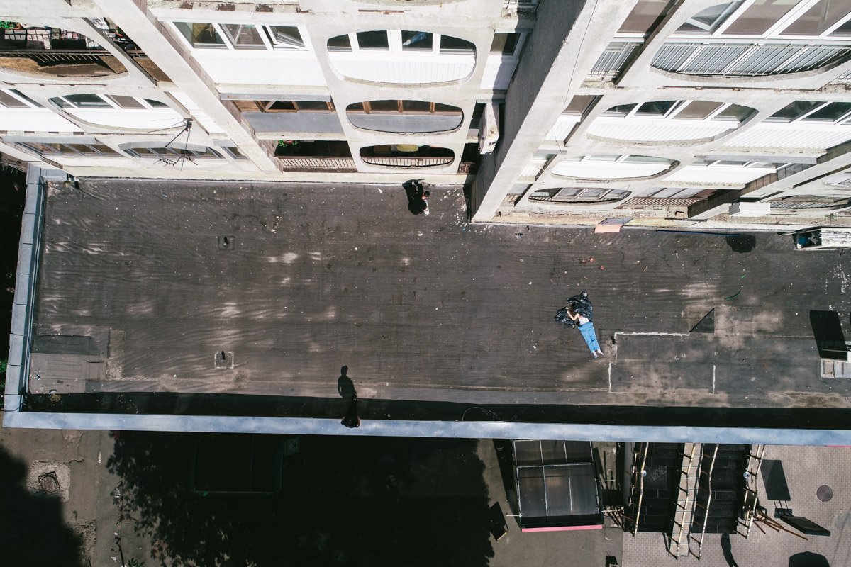 В "скорой" сообщили, что девушка скорее всего находилась под воздействием наркотиков или алкоголя