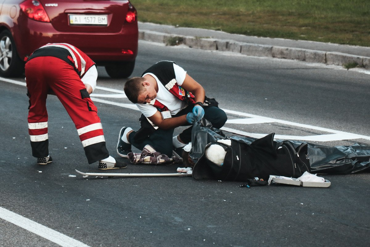 Пешеход перебегал дорогу в 4 полосы движения Пешеход перебегал дорогу в 4 полосы движения