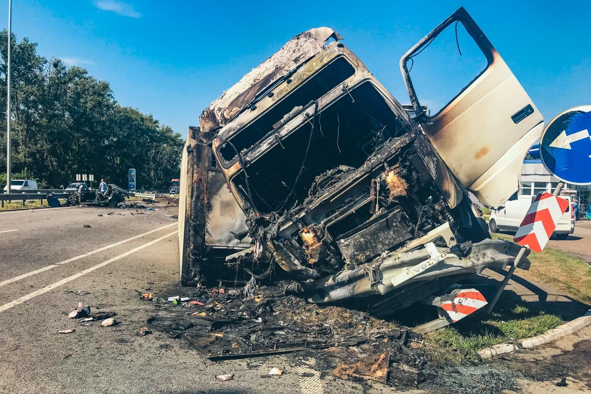 Погибли два человека