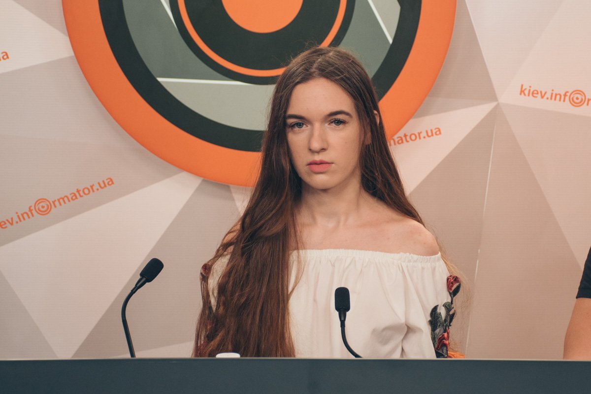 Хозяйка бульдога - Ольга пыталась спасти пса, закрывая его своим телом Хозяйка бульдога - Ольга пыталась спасти пса, закрывая его своим телом