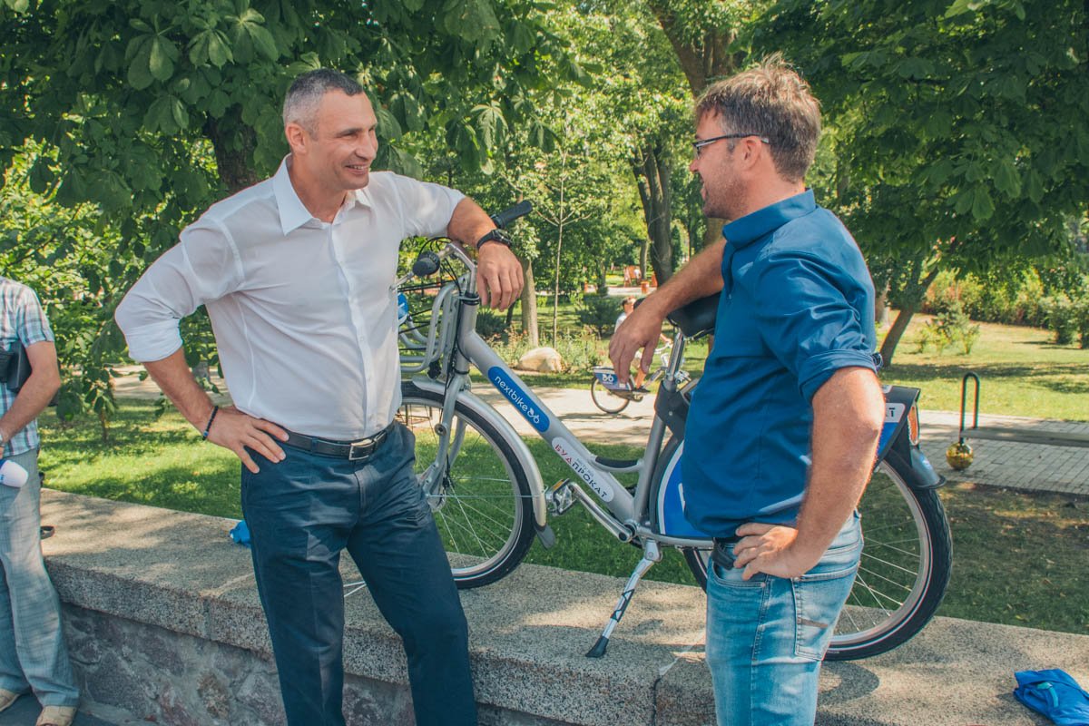 Мэр Виталий Кличко также прокатился на байке 