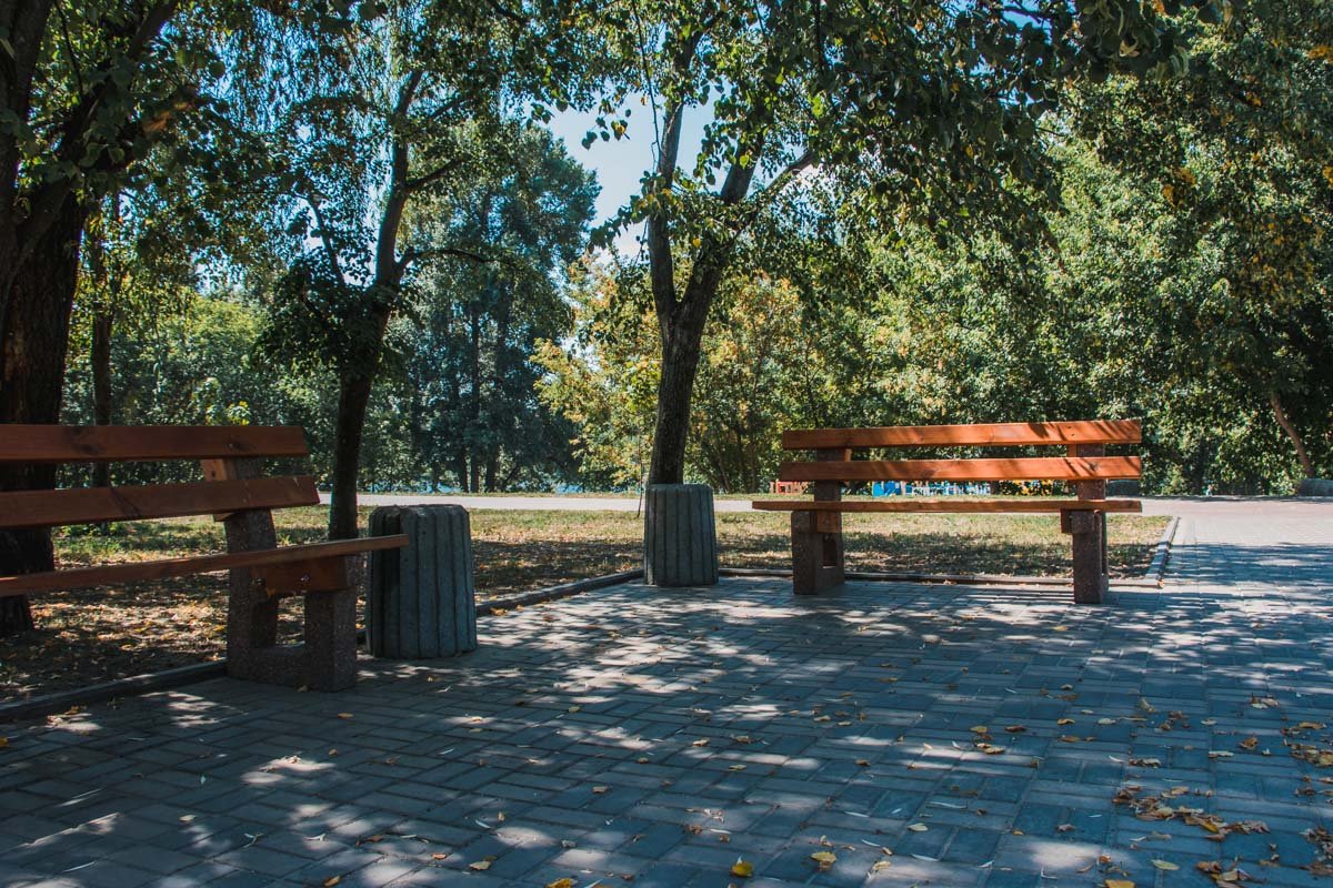 После реконструкции на Русановской набережной приятно отдыхать 