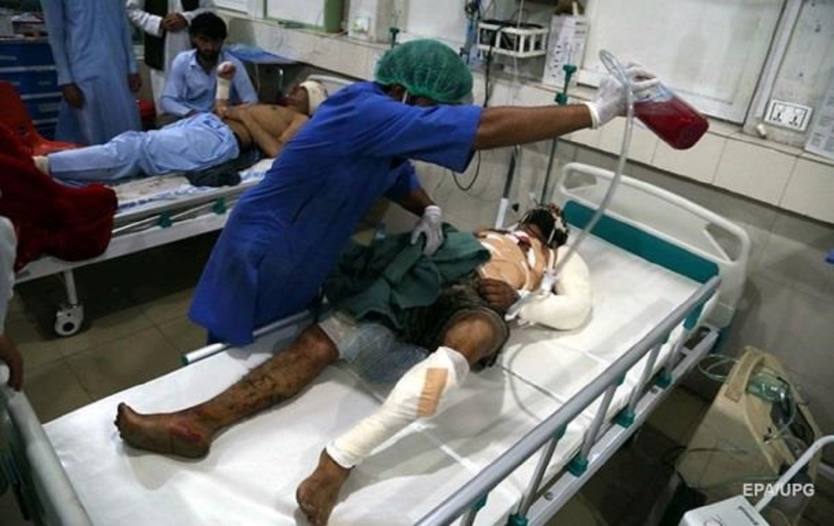 В Афганистане смертик проник в учебное заведение и взорвал бомбу В Афганистане смертик проник в учебное заведение и взорвал бомбу