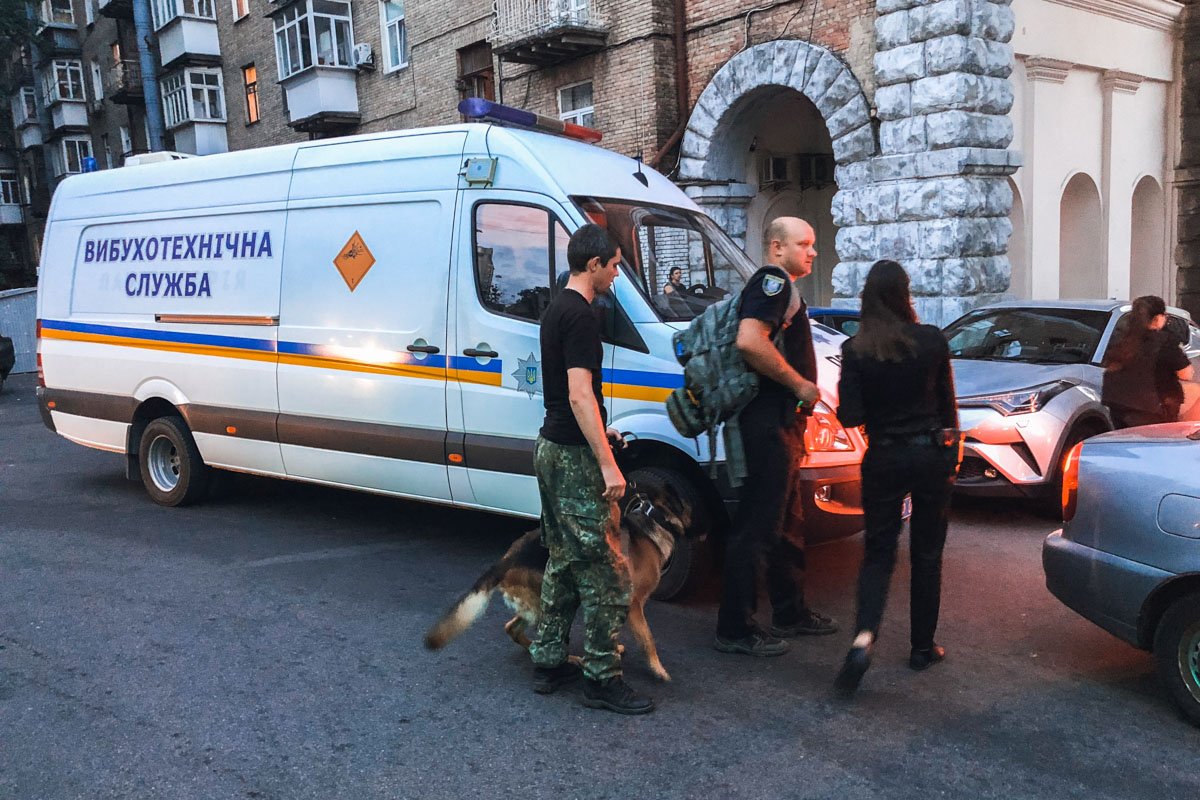 Всех посетителей и работников заведения эвакуировали.