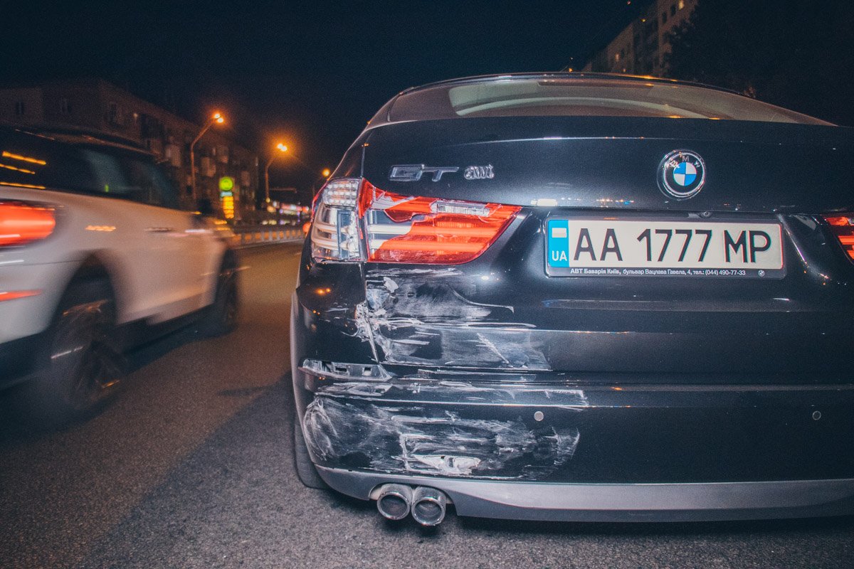 На проспекте Победы случилось ДТП с участием двух машин