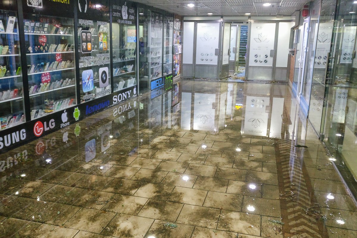 Так выглядит переход Метрограда после потопа